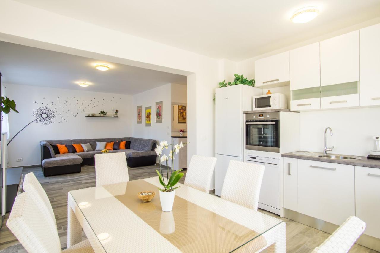 Апартаменты Casa Matea - 90 M From The Sea, New Private Swimming Pool Пула Экстерьер фото