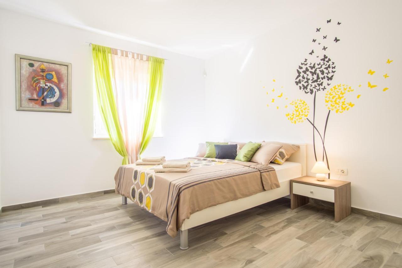 Апартаменты Casa Matea - 90 M From The Sea, New Private Swimming Pool Пула Экстерьер фото